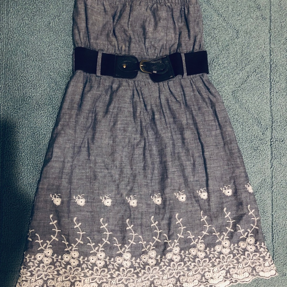 Strapless mini